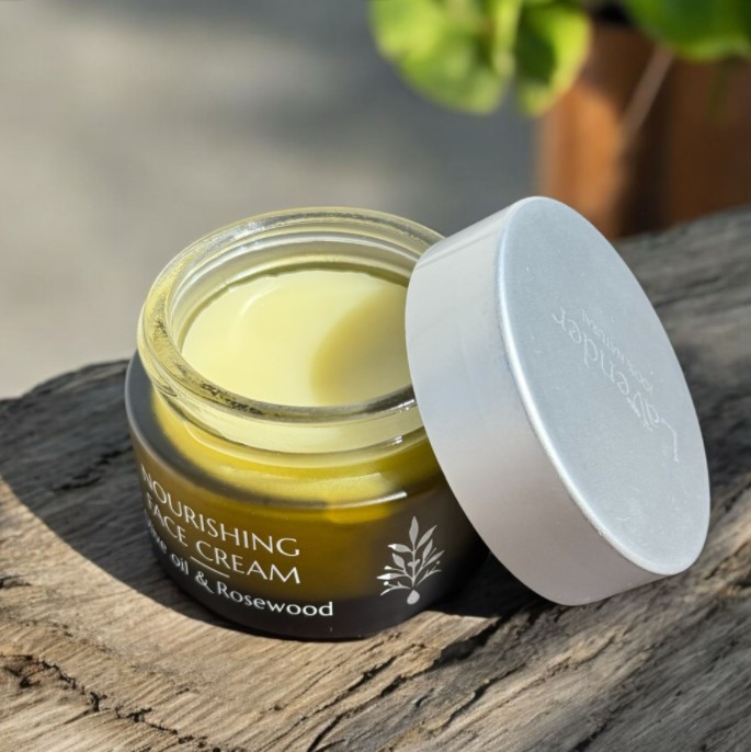 קרם פנים מזין פתוח